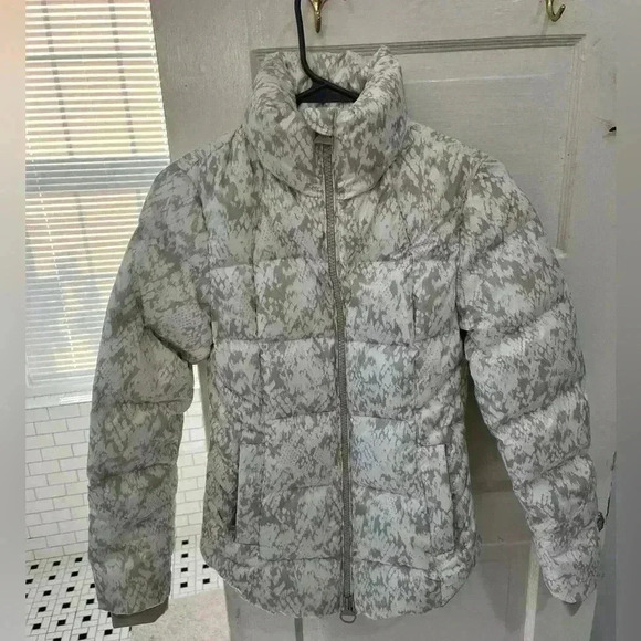 Athleta DOWNTOWN PRINTED puffer bubble jacket womens size xxs - Picture 1 of 13